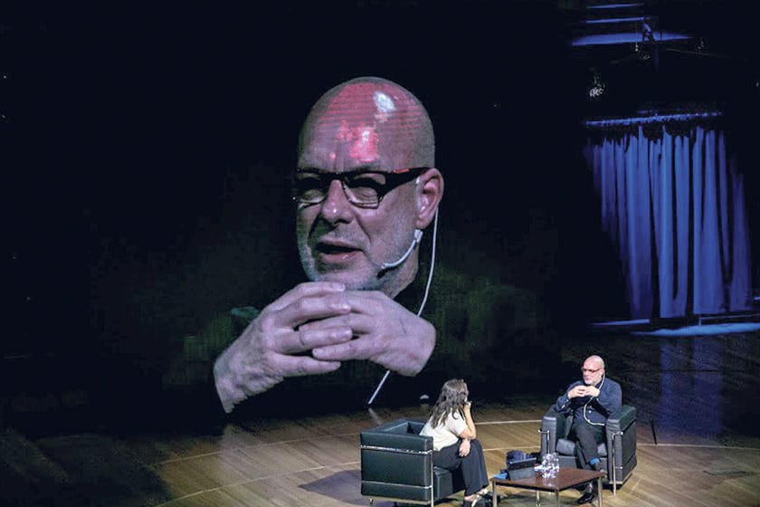 “Podés sentirte bien tuiteando que Trump es un idiota, pero no hace la diferencia”, sostuvo.