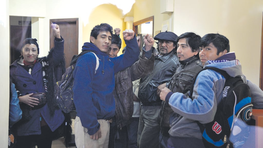 La comunidad de Vuelta del Río denunció que la policía entró a su territorio con violencia en busca de Maldonado.