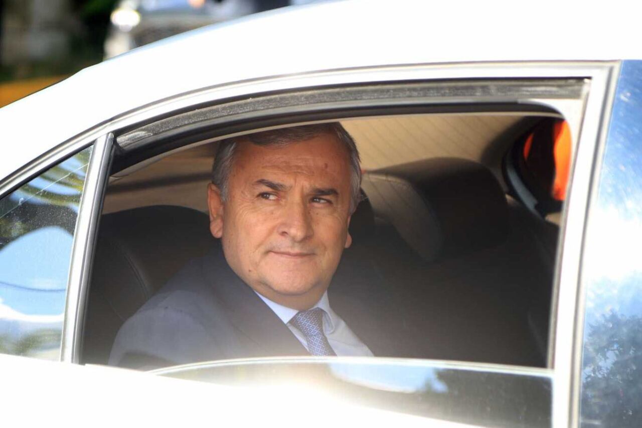 "Sobre el tema de la deuda tenemos mucho que rendir cuentas todos", dijo Morales.