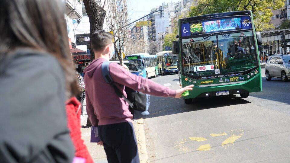 Las nuevas tarifas de colectivos entrarán en vigencia con el primer día del Año Nuevo y trendrán un aumento del 39%. El boleto mínimo interurbano será de $46,06.