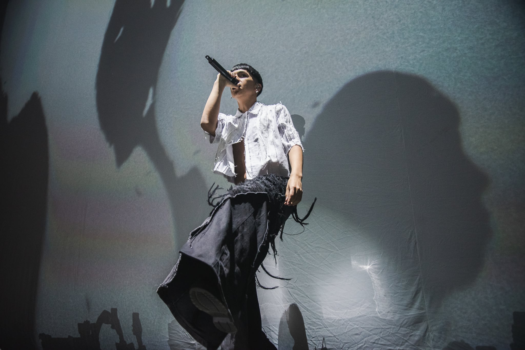 Su cercanía con la música popular quedó en evidencia en el Movistar Arena, donde se acercaron muchos fanáticos de menos de 25 años, sobre todo