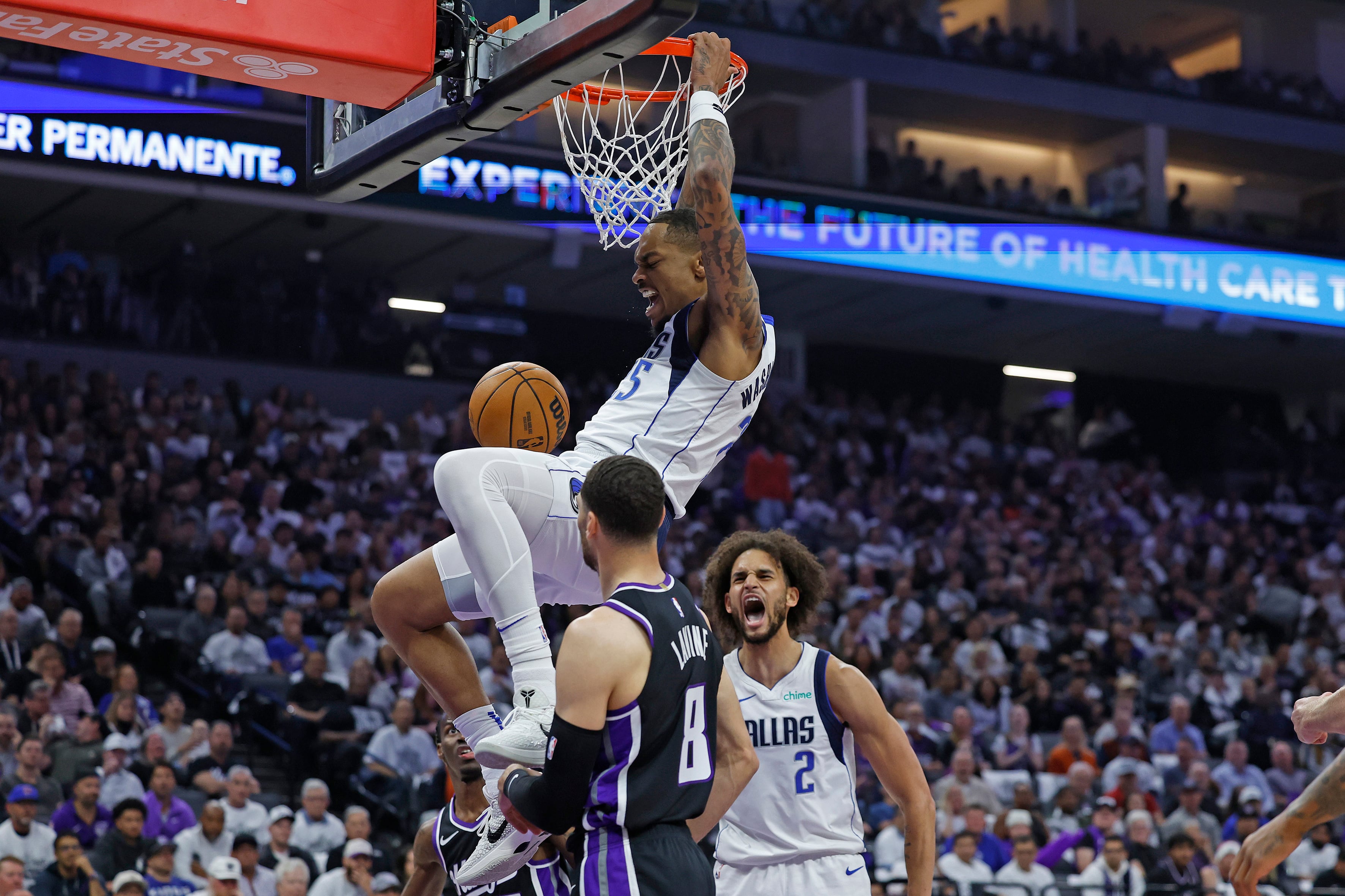 Dallas está a un triunfo de meterse en los play off