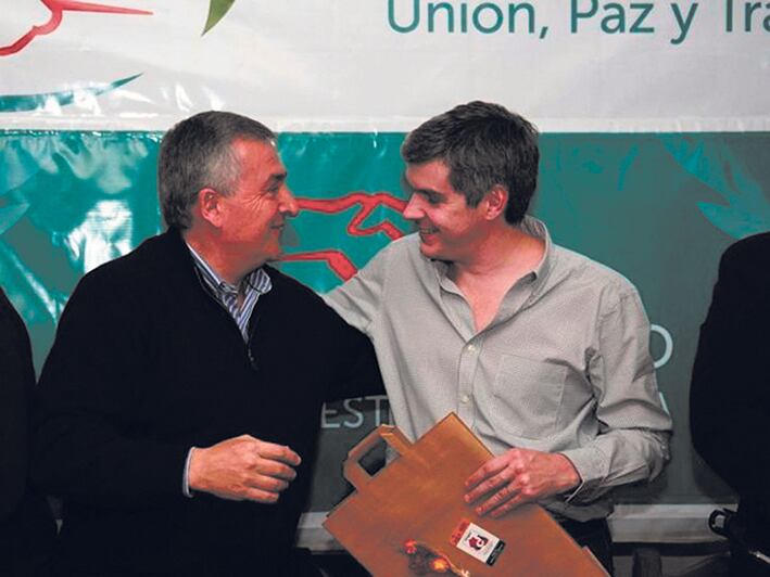 El contador Morales con el jefe de gabinete Marcos Peña Braun. Dos audiencias en torno de las fechas de los pagos a la cooperativa fantasma.