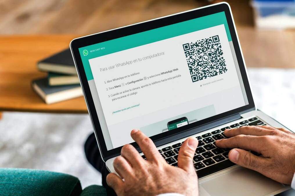 Un truco para sacar captura de pantalla completa en Whatsapp Web.