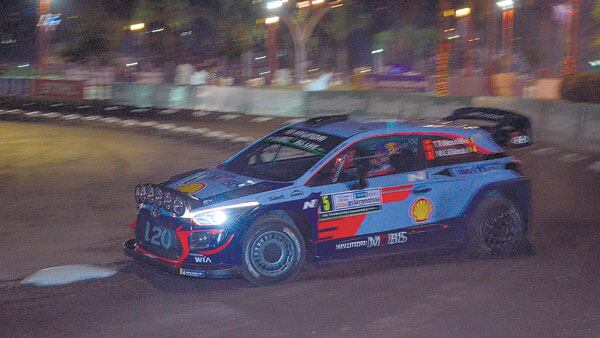 El belga Thierry Neuville (Hyundai ) ganó la prueba nocturna que abrió el Rally.