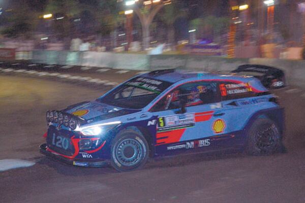 El belga Thierry Neuville (Hyundai ) ganó la prueba nocturna que abrió el Rally.