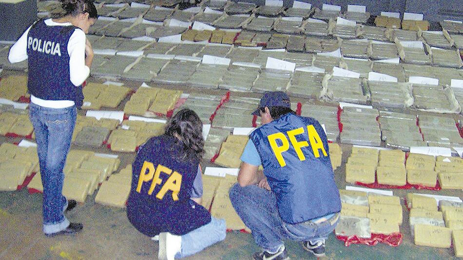 Los operativos fraguados fueron ejecutados por policías de 14 divisiones y 12 comisarías porteñas.