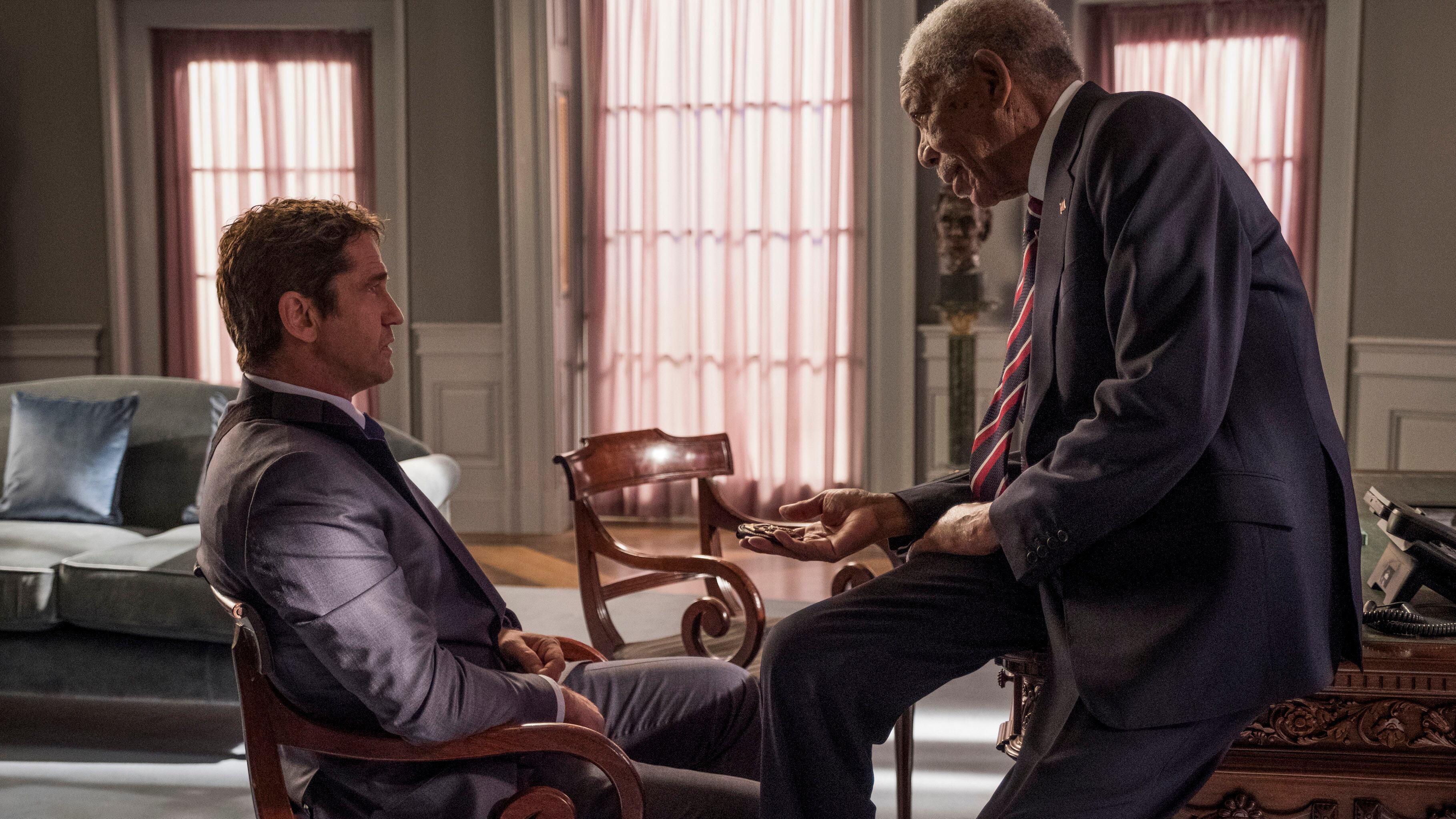 Morgan Freeman en el rol de presidente de los Estados Unidos. 