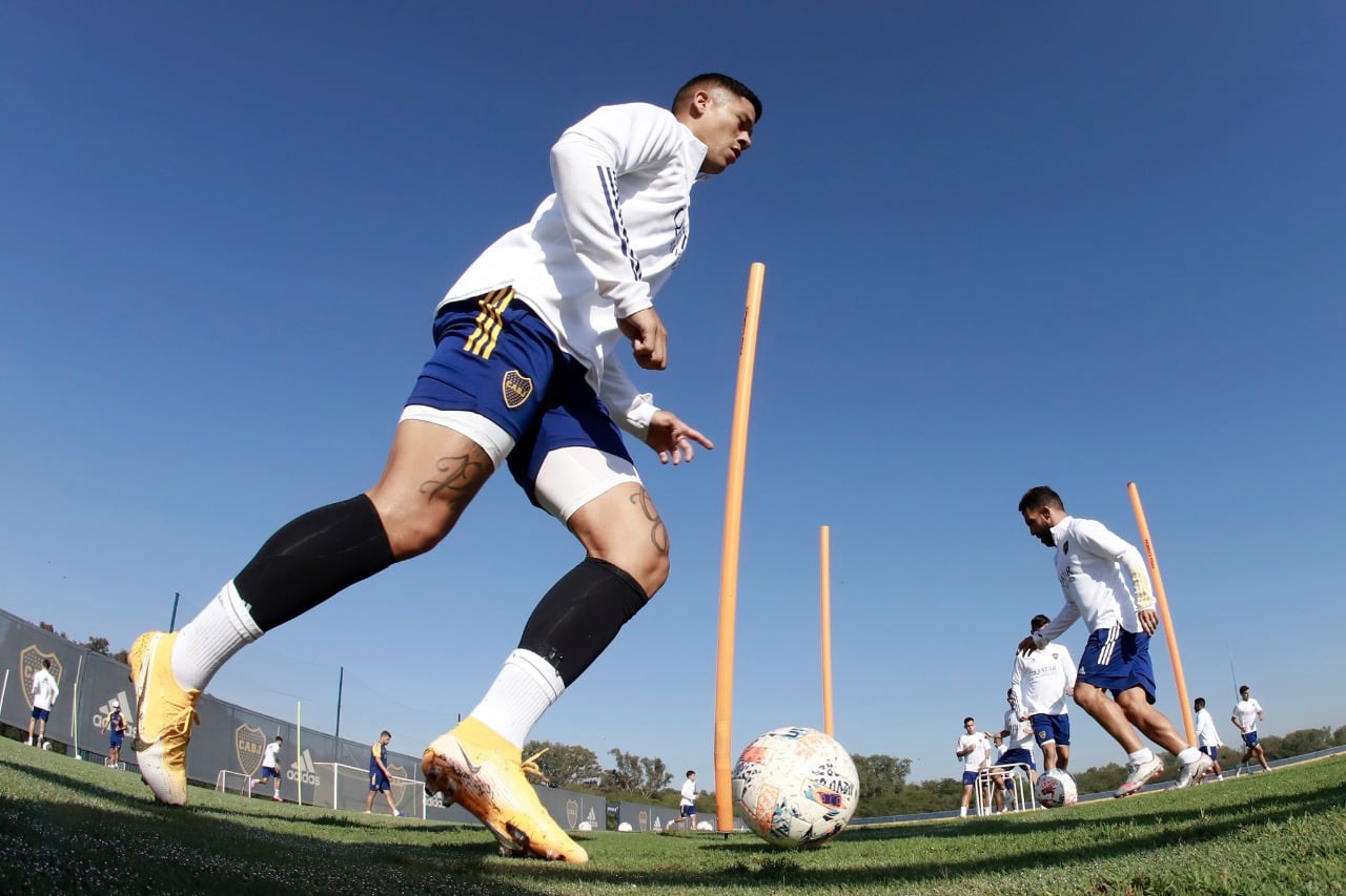 Marcos Rojo, uno de los nombres que maneja mover el DT rumbo a la titularidad.