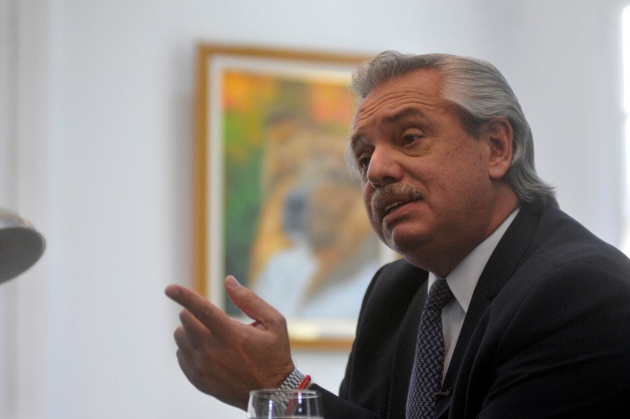 Alberto Fernández elogió en Twitter a los flamantes ministros Juan Zabaleta y Jorge Taiana.