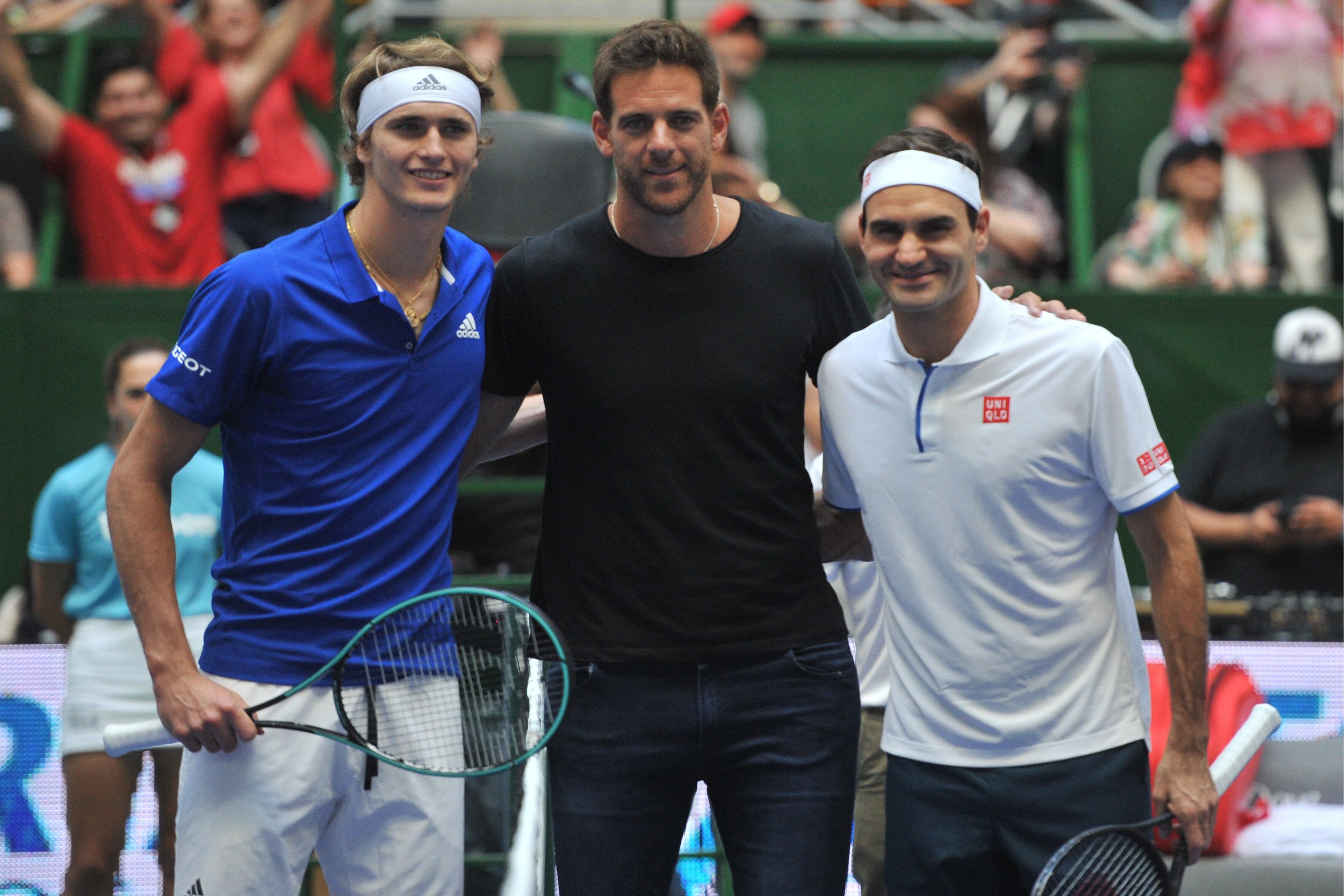 Zverev, del Potro y Federer, posando durante la previa de la exhibición.