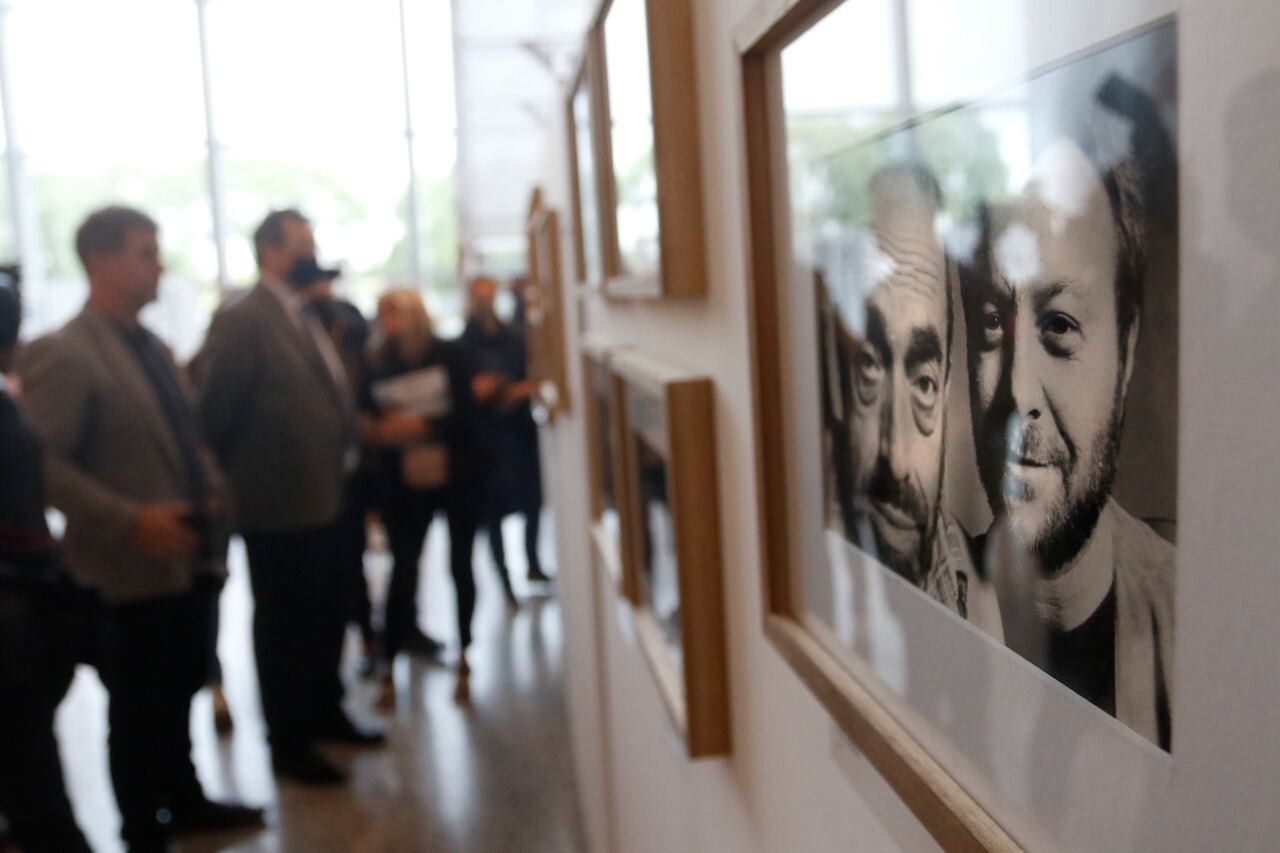 "Malvinas tiene que ser el rescate de lo colectivo", señaló en la inauguración el periodista y escritor Edgardo Esteban,  director del Museo.