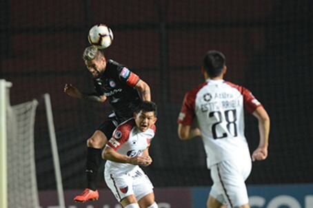 Argentinos Juniors ganó en Santa Fe.