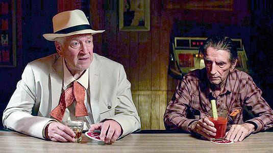 El cineasta David Lynch, que aquí actúa, y Stanton, que murió pocos meses después del estreno del film.