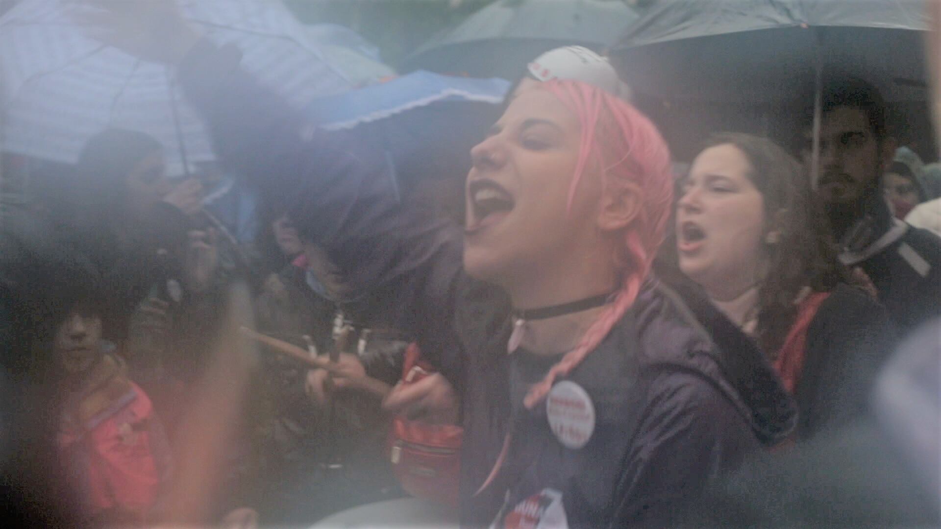 "Caperucita roja" juega con el molde del cuento tradicional