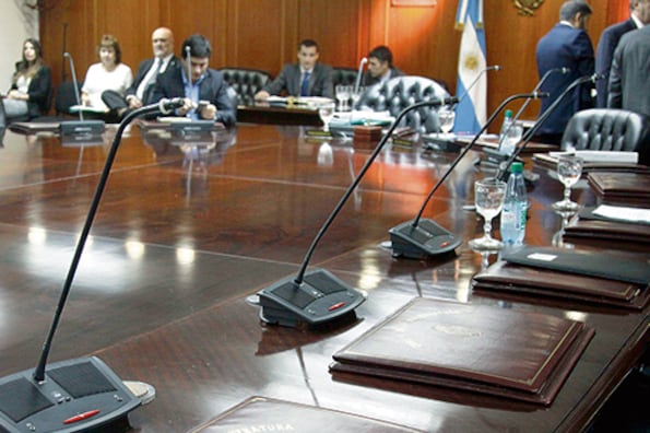 Los nuevos consejeros senadores deberán jurar el próximo martes, según lo dispuesto por la Corte Suprema.