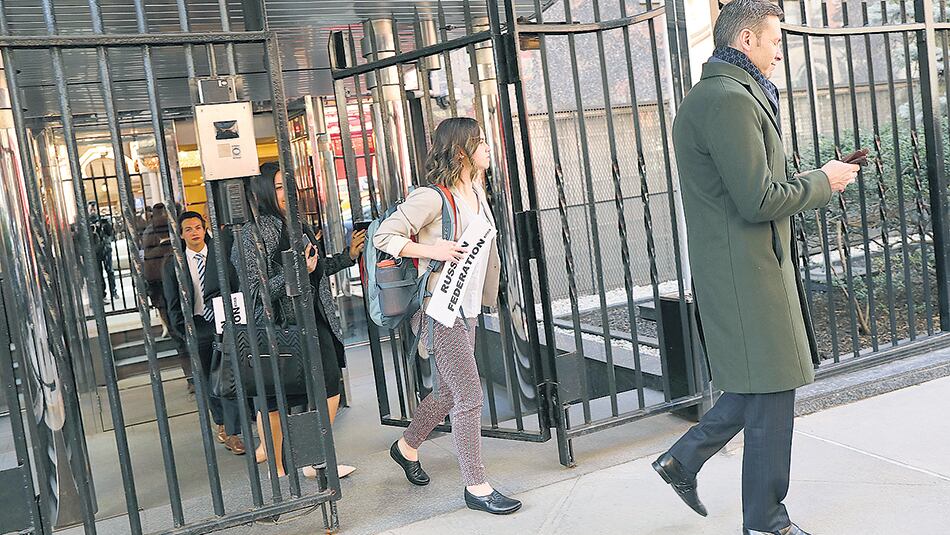 La medida de Estados Unidos afecta a 60 agentes con estatus diplomático, 12 de ellos que operan en la sede de la ONU en Nueva York.