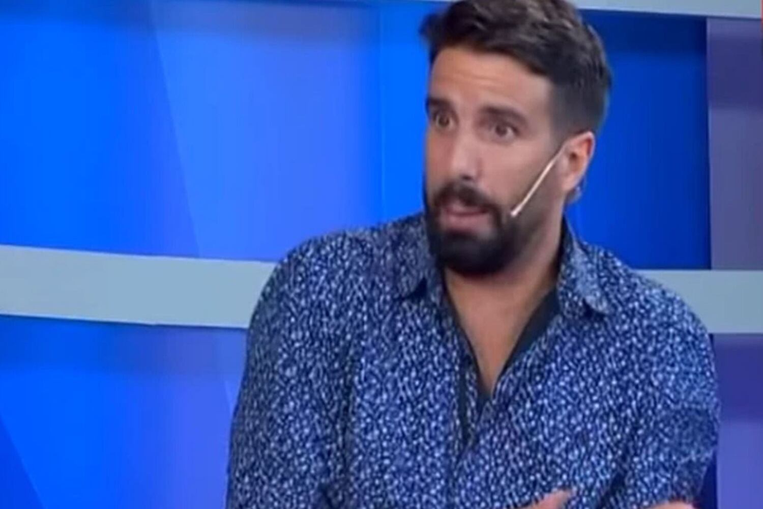 “¿Hay cafés que no? ¿Hay cafés que si sos gay no podés entrar, ponele?”, ironizó Azzaro
