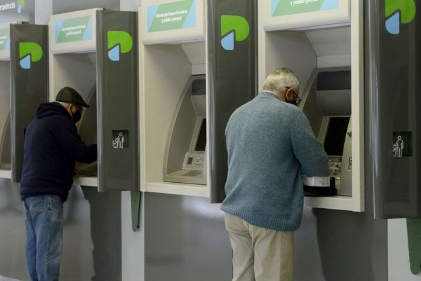 FOTO ARCHIVO
cajeros jubilados