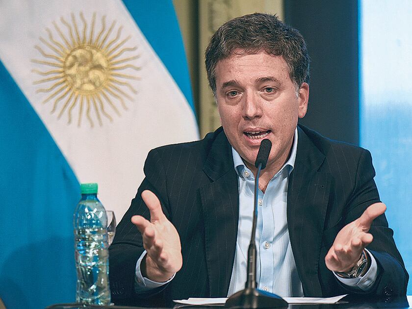 El ministro Dujovne dijo que en las paritarias “cada uno va a pagar lo que pueda”, sin intervención del Estado. 