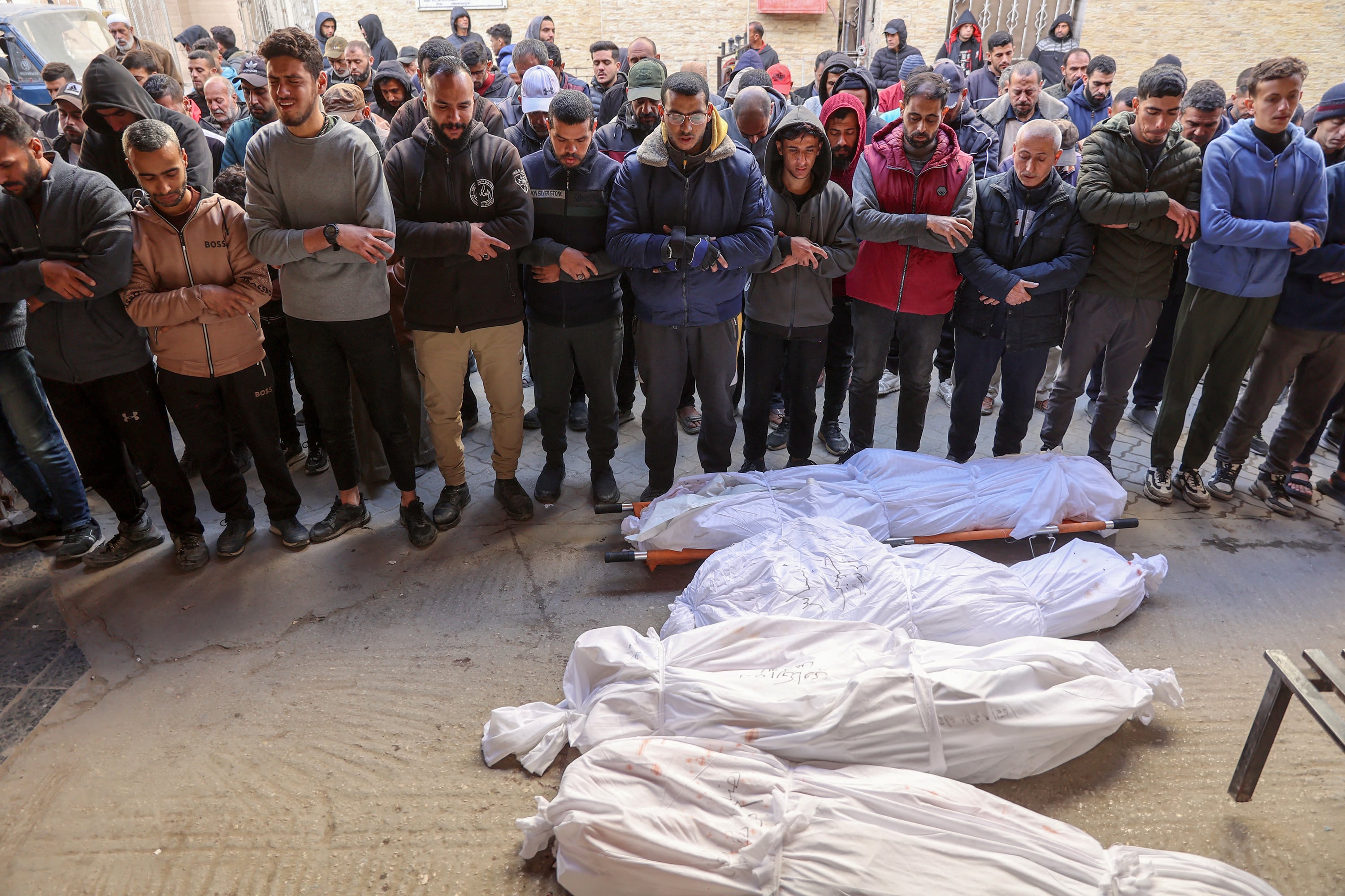 Funeral en Ciudad de Gaza de muertos en bombrdeos israelies. 