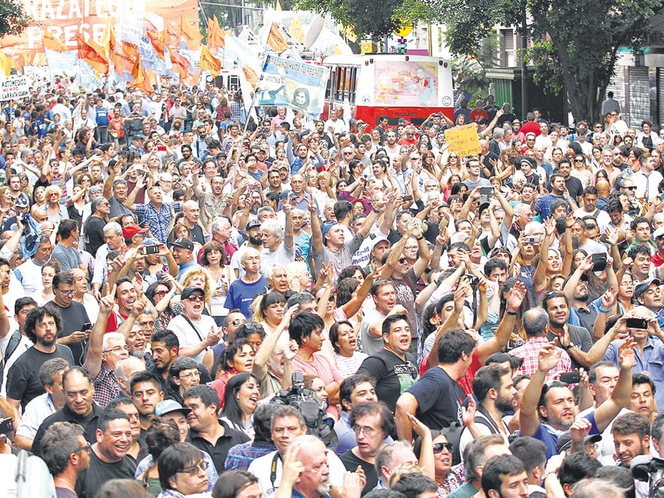 Juan José Mussi dijo que la columna de militantes de Berazategui se mantuvo siempre lejos del palco.