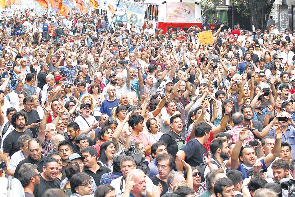 Juan José Mussi dijo que la columna de militantes de Berazategui se mantuvo siempre lejos del palco.
