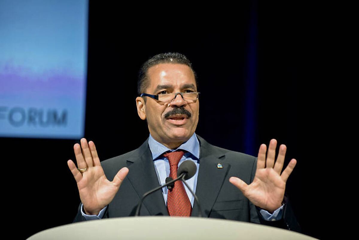 Robert Noble, durante 14 años secretario general de Interpol, es testigo clave en la causa del Memorándum con Irán