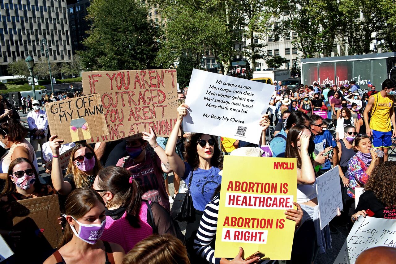 El juez Robert Pitman bloqueó la aplicación de la ley antiaborto en Texas.