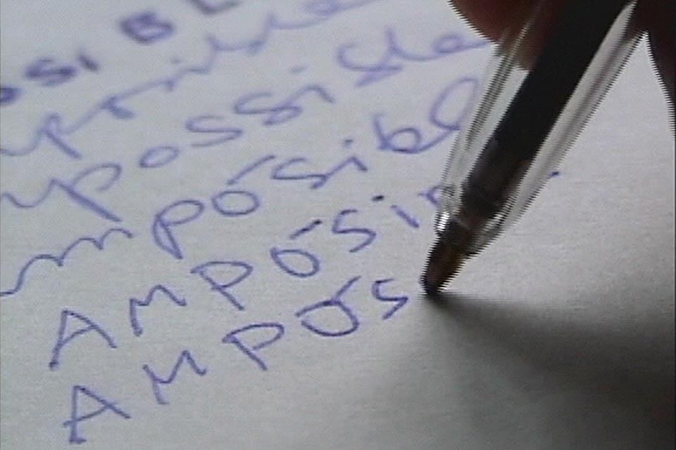 Escribir, leer, escuchar. Obra de Leticia Obeid (2003, frame) 