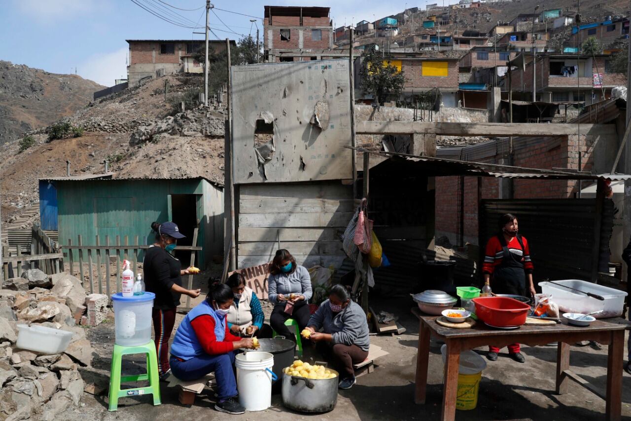 Olla popular en Perú. 