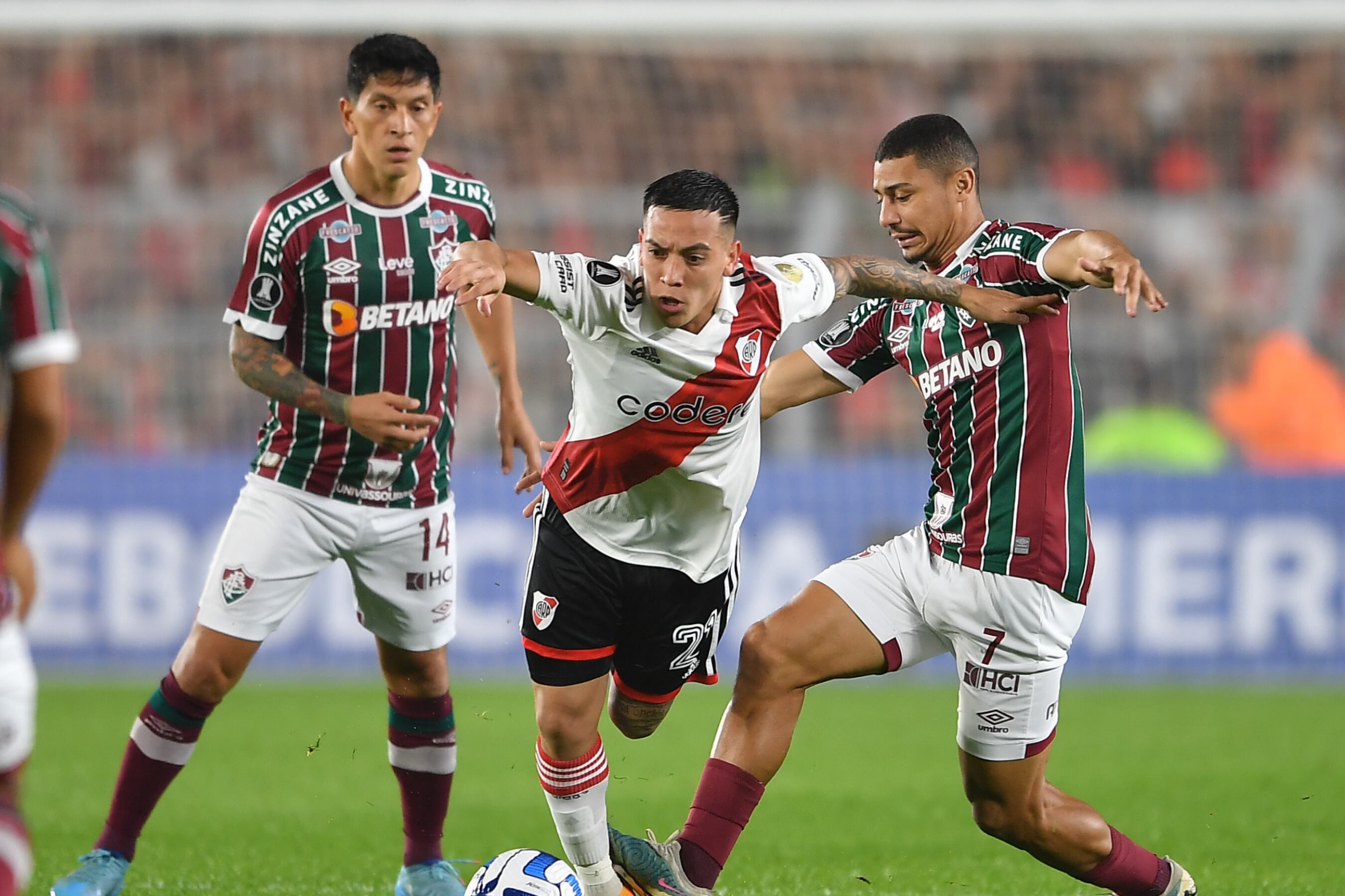 Fluminense le ganó 5 a 1 a River en el Estadio Maracaná y ahora se enfrentarán en el Monumental.