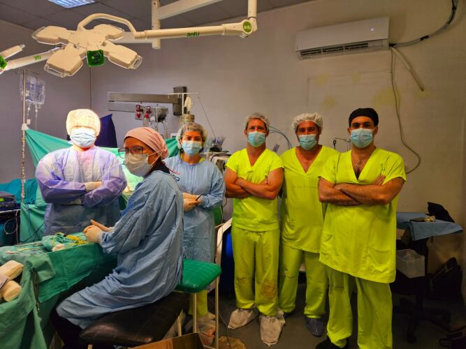 El equipo interdisciplinario siguió las órdenes del neurocirujano Juan Marelli. (Crédito: Gobierno de la provincia de Buenos Aires)