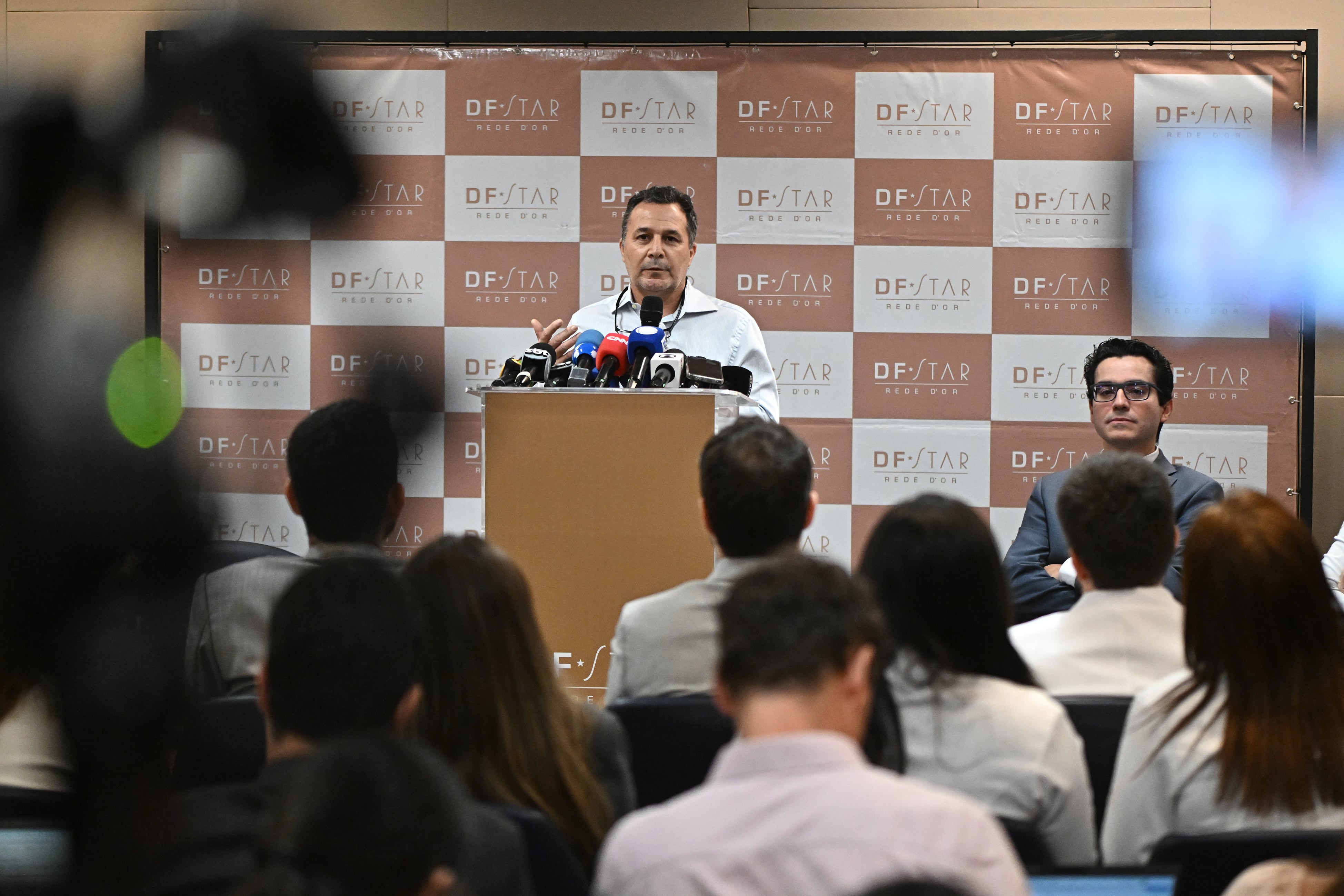 El jefe de cirugía, Cláudio Birolini, se refirió al posoperatorio de Bolsonaro. 