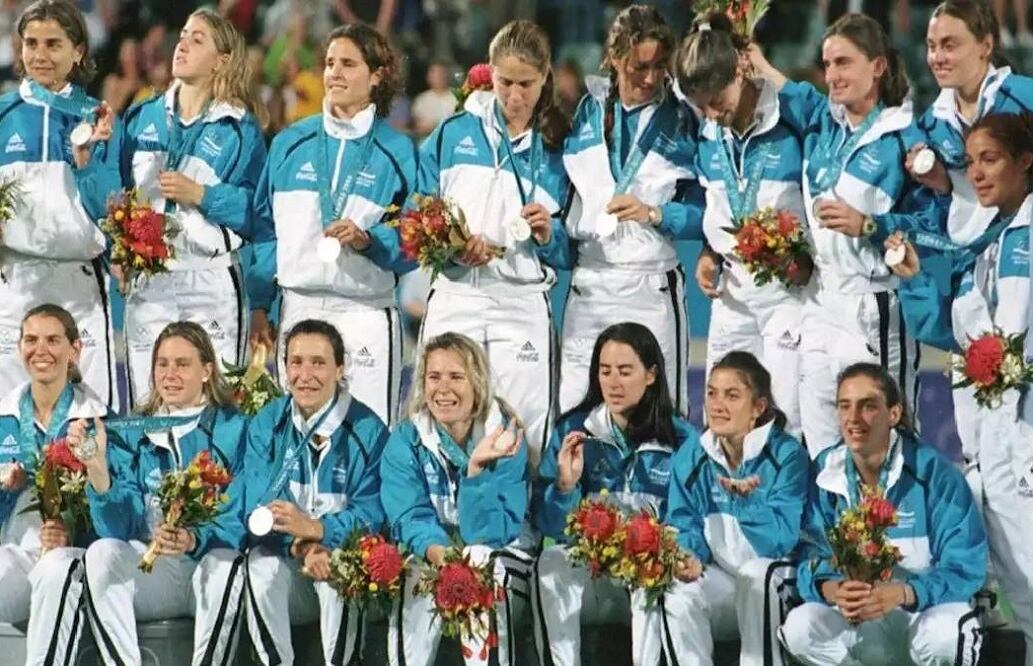 El nacimiento de Las Leonas, cuando ganaron las medalla de plata en Sydney 2000.