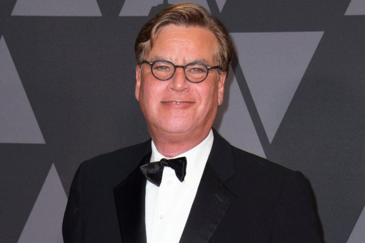 El primer guión exitoso de Sorkin fue Cuestión de honor, en 1992.