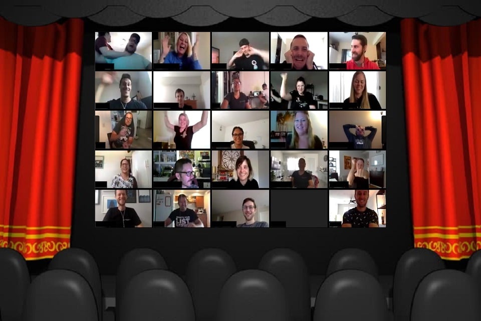 Mientras lxs artistas teatrales agudizan el ingenio y aprenden nuevas tecnologías, las salas buscan cómo sobrellevar la crisis.