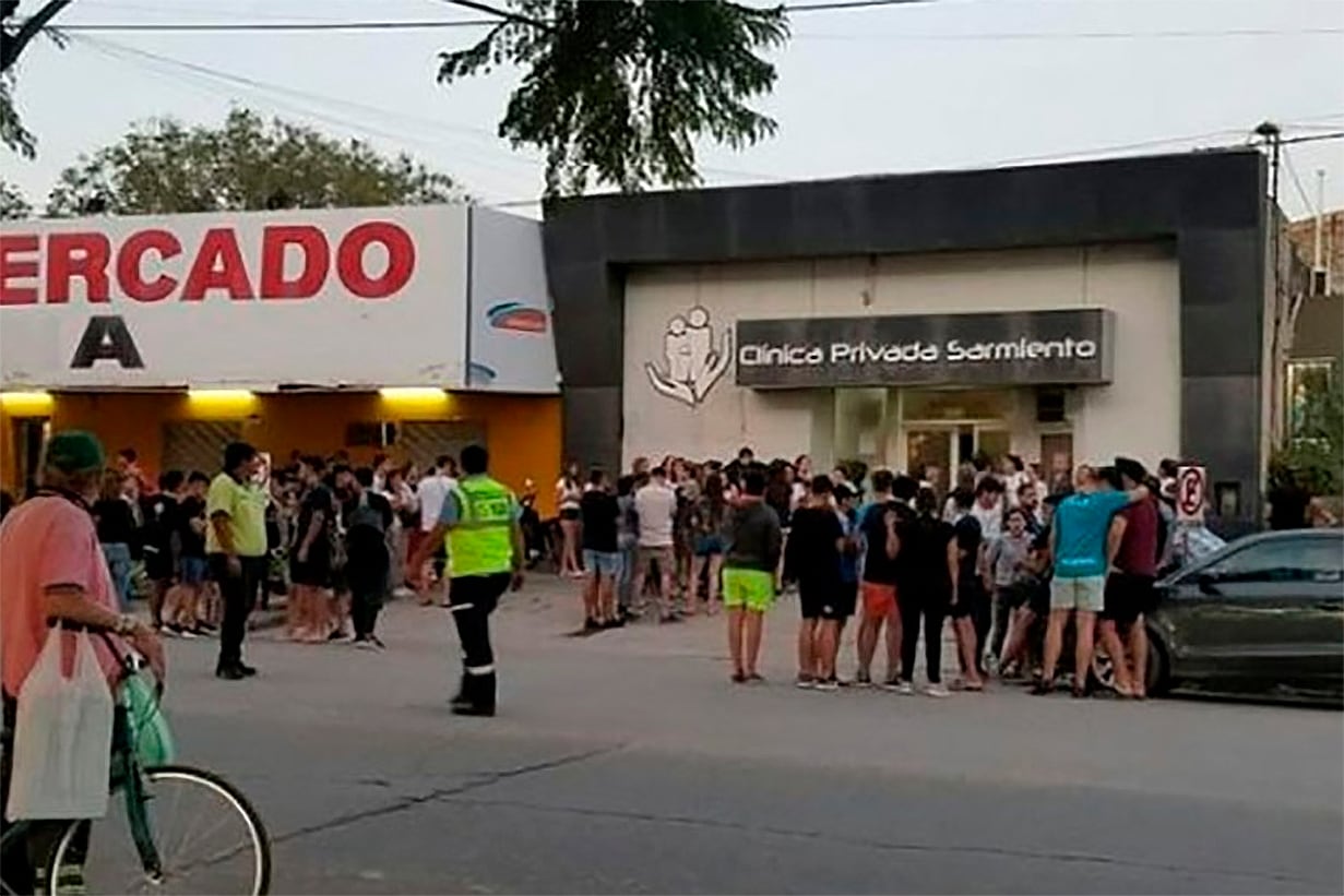 La clínica donde están internados los heridos en el choque de Río Segundo.