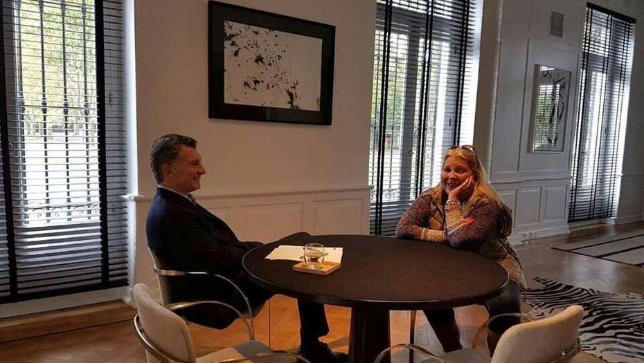 Macri recibió esta mañana a Carrió en la Quinta de Olivos.