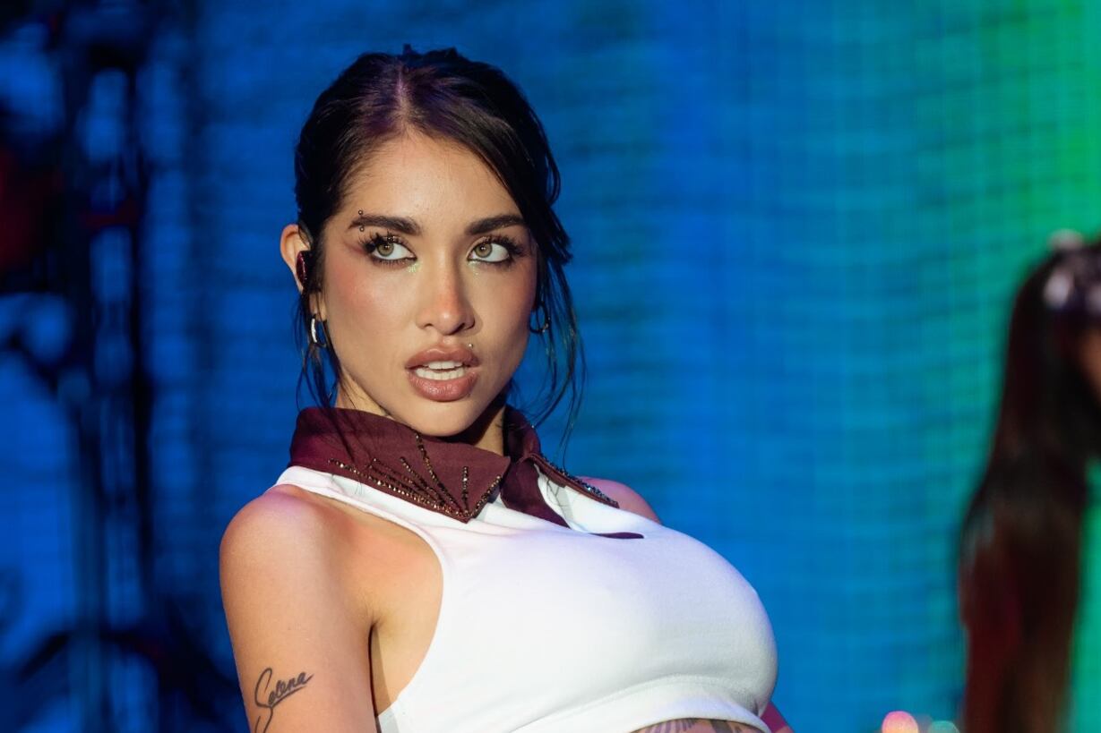 El concepto escénico permitirá una conexión directa con el público desde todos los ángulos, reflejando el crecimiento artístico y creativo de la cantante