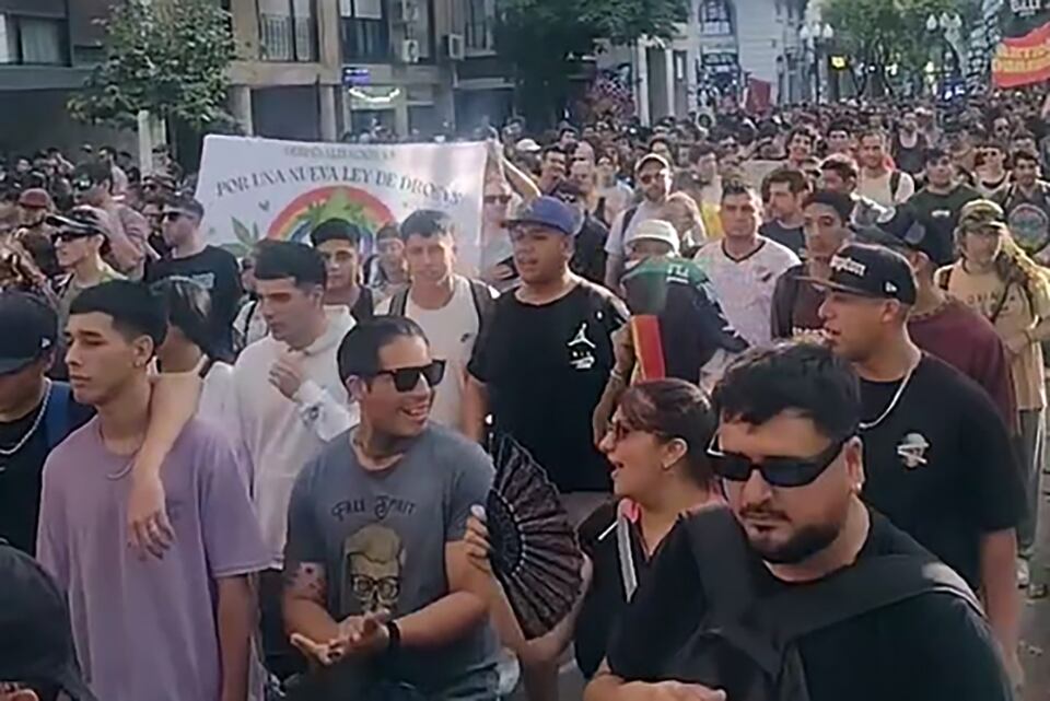 Más de cinco mil personas hubo en la movilización