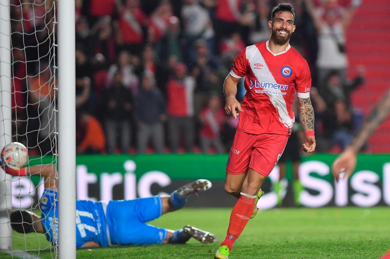 Con su doblete, Avalos le dio la victoria al Bicho