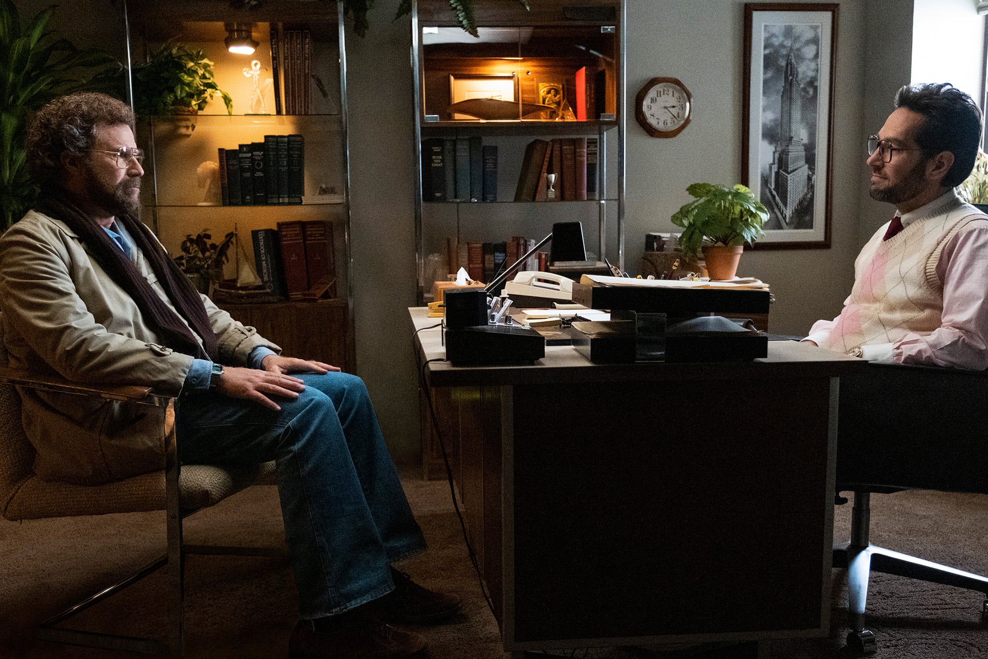El argumento parece salido de la cabeza de Woody Allen. O peor aún, de la de Charlie Kaufman. 