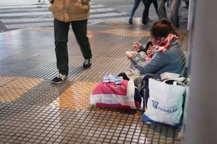 Los censos registran un aumento de mujeres, niñxs y adolescentes viviendo en las calles