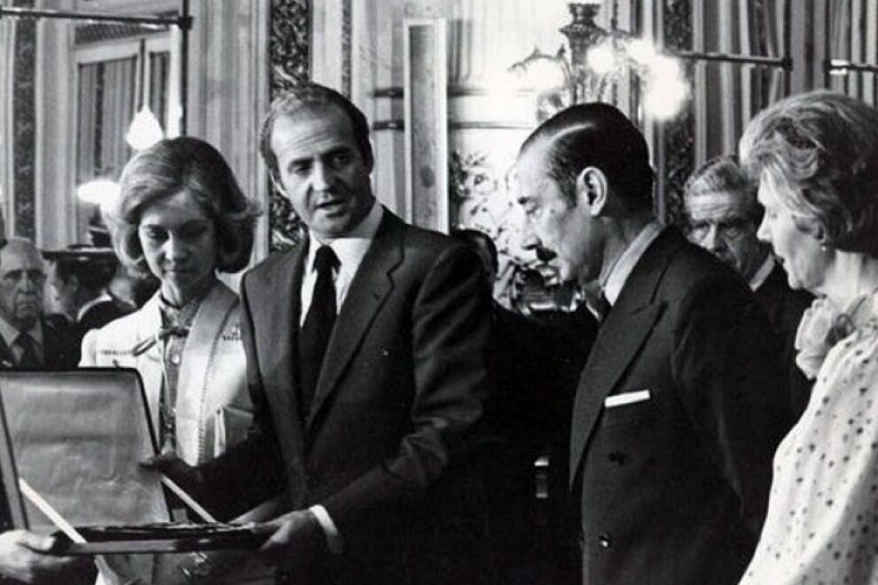 La reina Sofía y el rey Juan Carlos junto al dictador argentino Jorge Rafael Videla durante la visita oficial realizada a Argentina en noviembre de 1978.