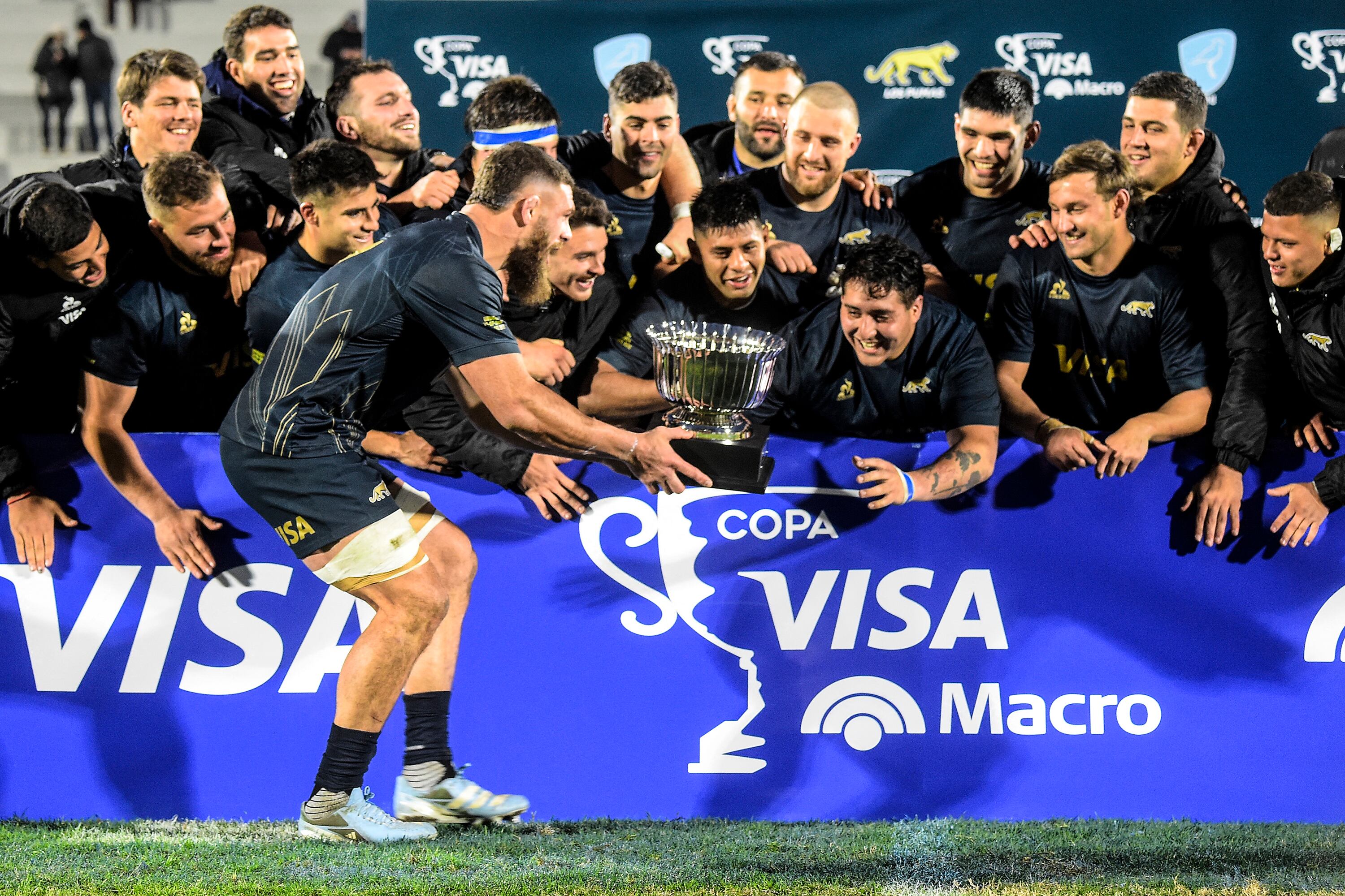 Kramer levanta el trofeo en Maldonado.