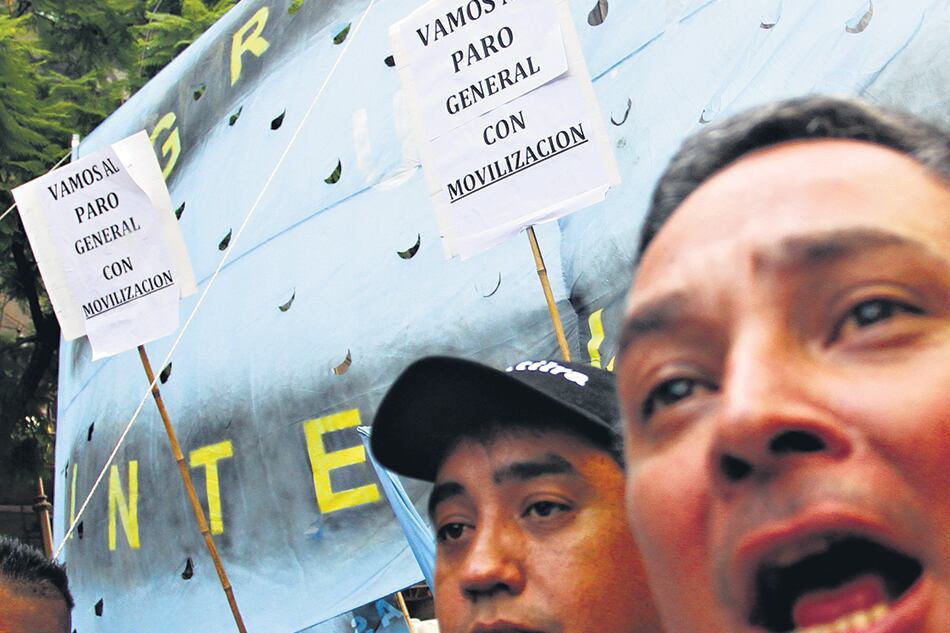 La CGT apuesta a un paro fuerte para frenar el avance del gobierno de Mauricio Macri contra los sindicatos.