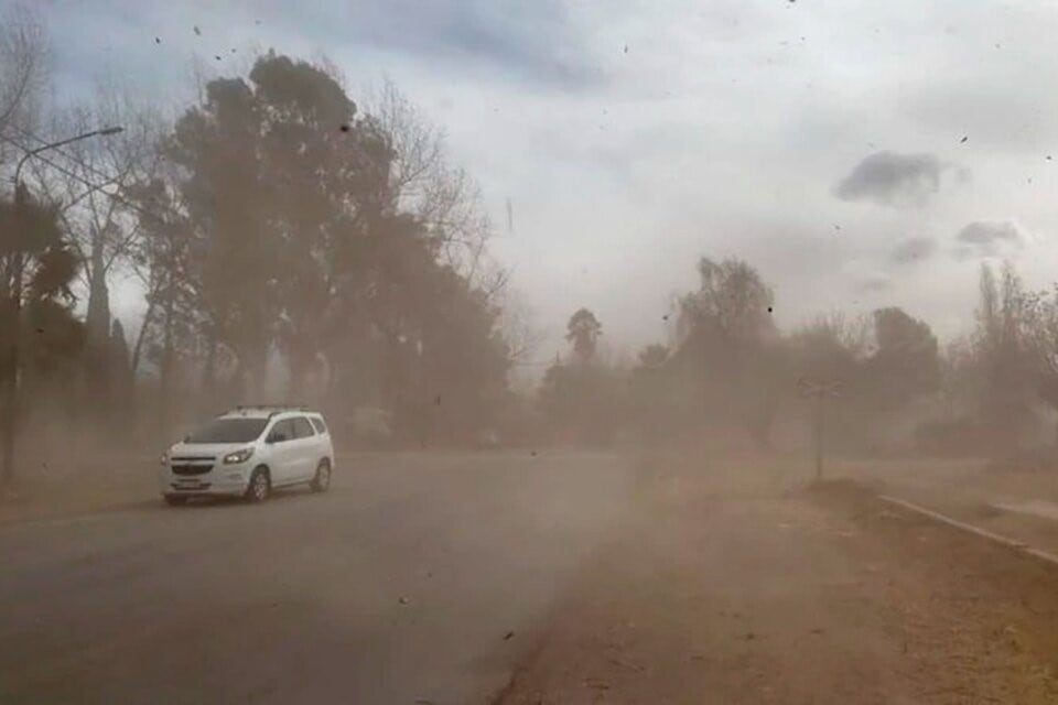 El viento Zonda afecta a diversas zonas de Argentina entre mayo y noviembre. Imagen: Página 12.