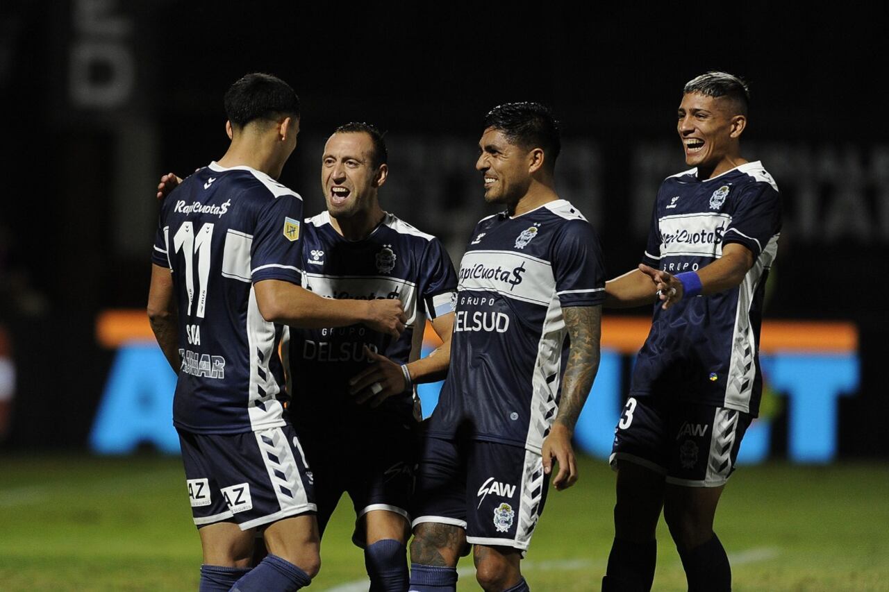 Los jugadores de Gimnasia de festejo