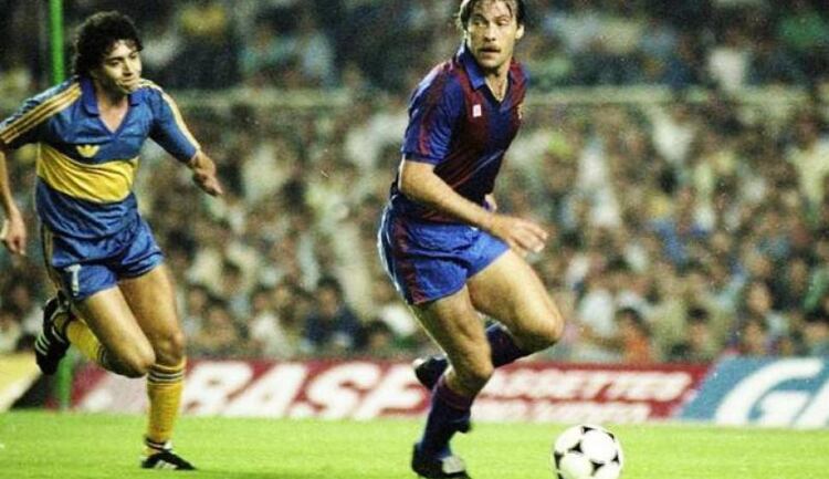 Una imagen de la noche más negra de Boca ante el Barcelona.